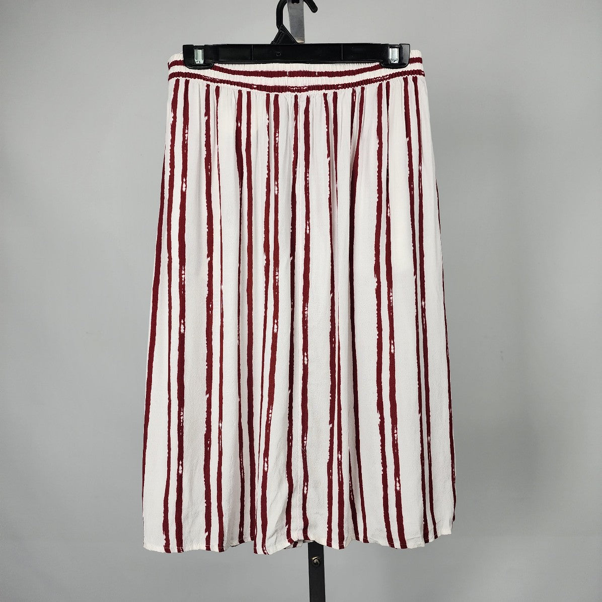 Forever 21 White & Burgundy Striped Button Up Skirt Size L