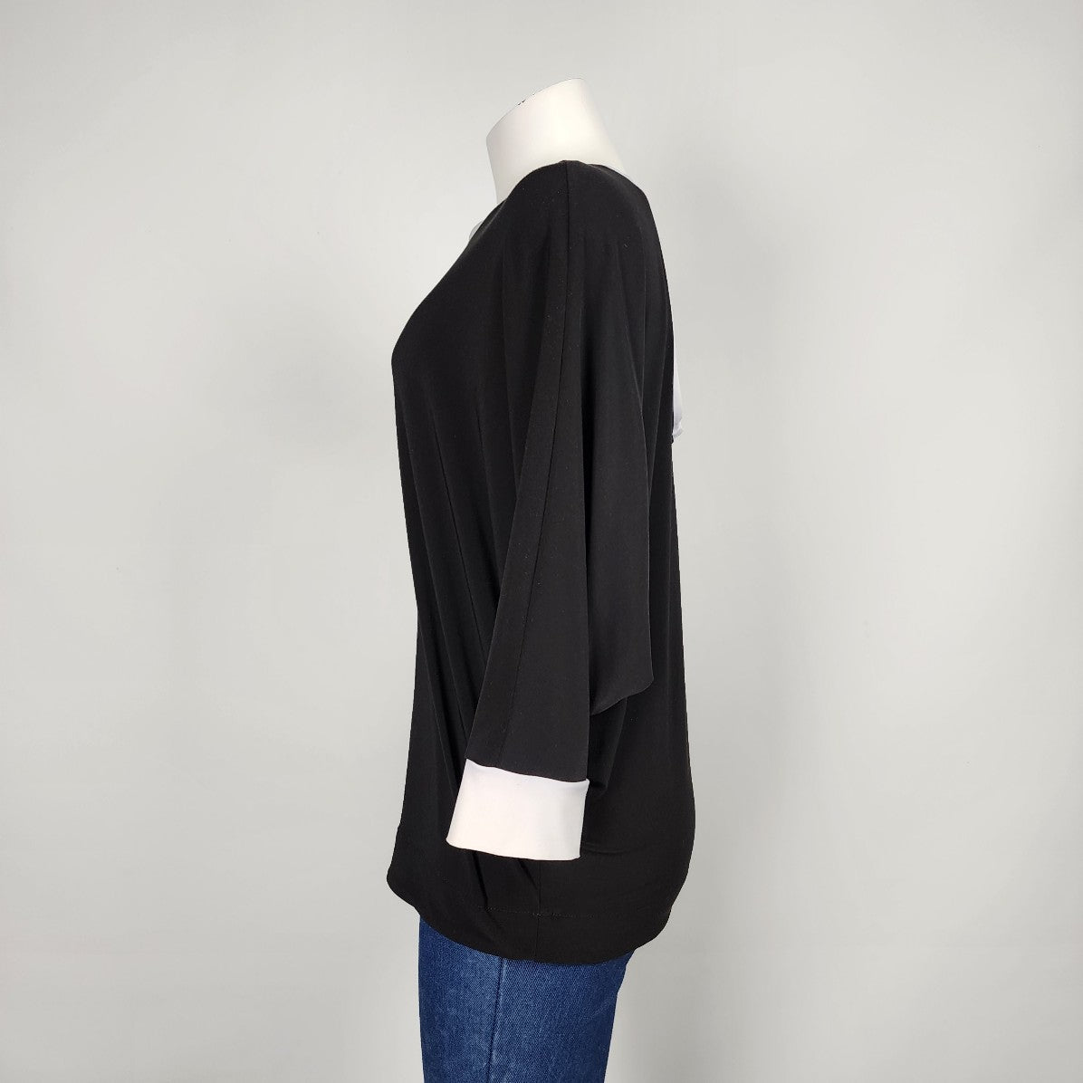Black & White Batwing Sleeve Top Size M