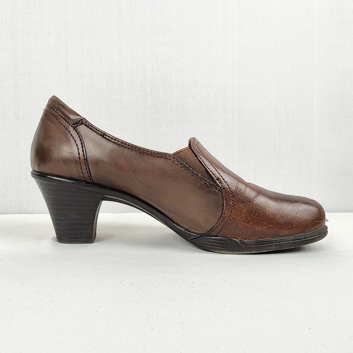 Earth Spirit Classics Brown Leather Heeled Loafer Size 7.5