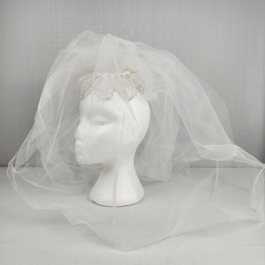 Vintage White Faux Pearl Flower Crown Veil