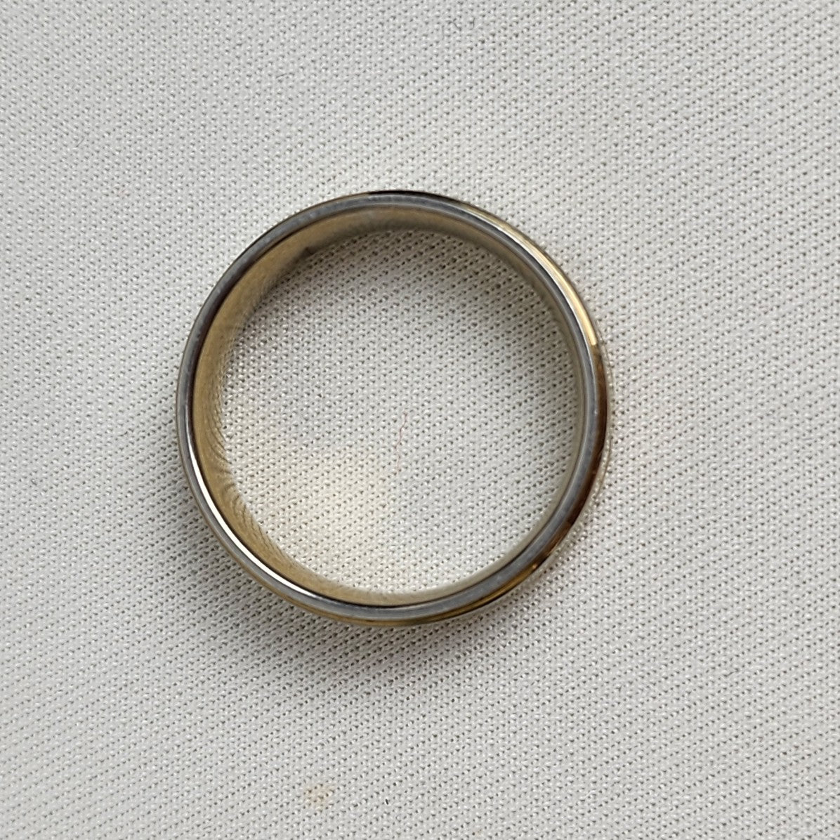 Gold Tone Etched Leaf Design Ring Size 8.5