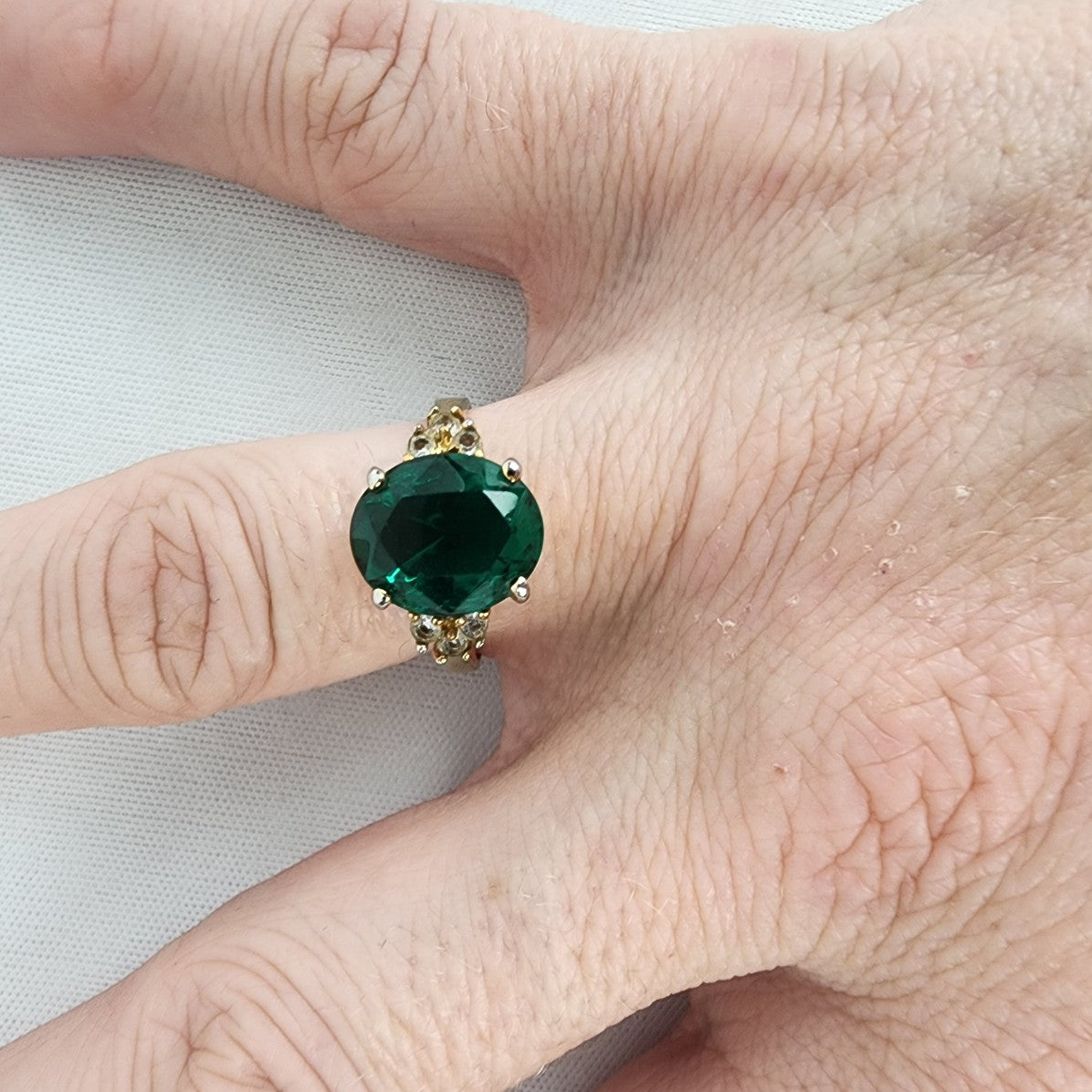 Vintage Gold Tone Green Gemstone Ring Size 8